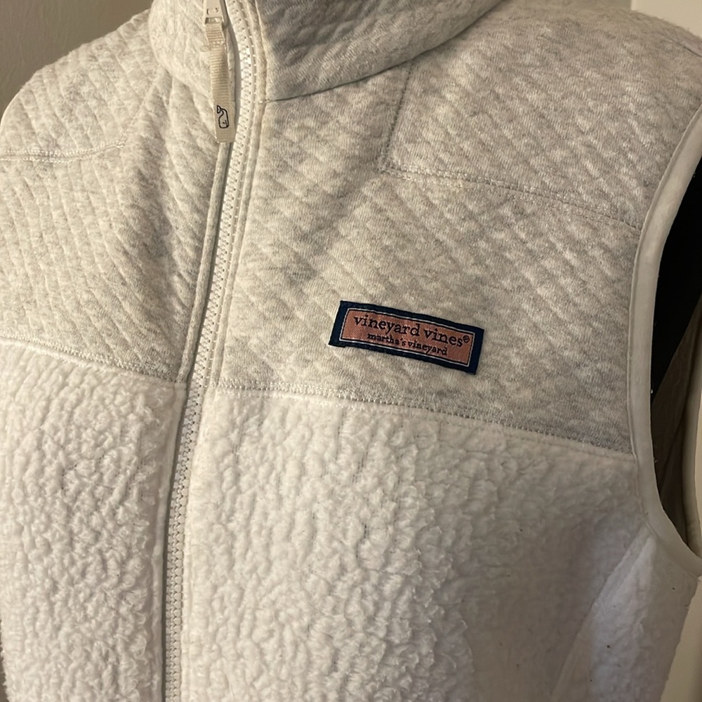 Vineyard Vines white and grey vest-Small - Picture 2 of 4